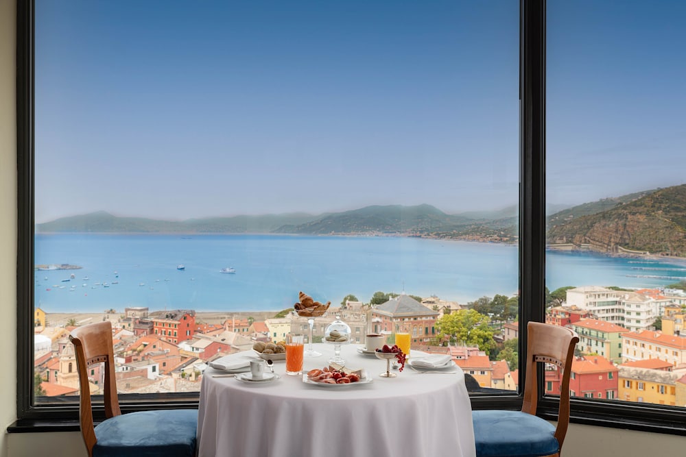 hotel vis a vis