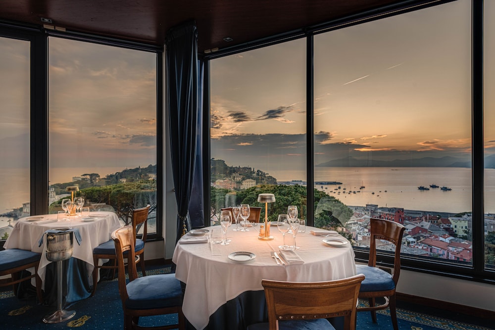 hotel vis a vis