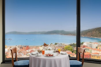 hotel vis a vis