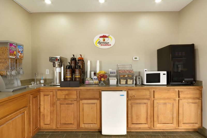 super 8 by wyndham chatsworth dalton