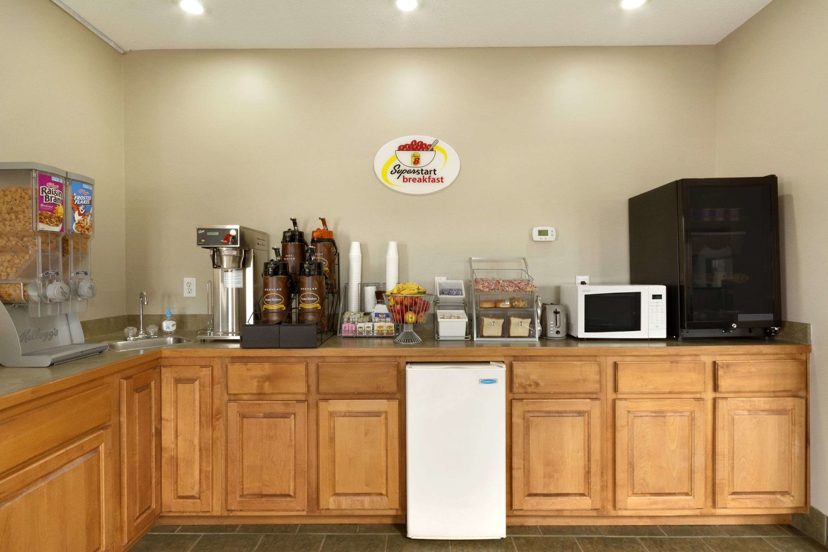 super 8 by wyndham chatsworth dalton