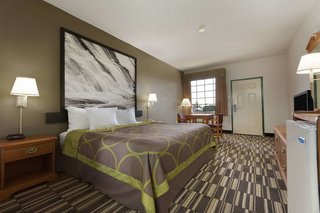 super 8 by wyndham chatsworth dalton