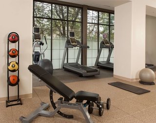 embassy suites by hilton nashville airport