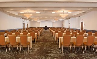 Embassy Suites By Hilton Nashville Airport,Nashville International Airport>>Nashville,4 star