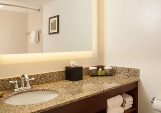 Embassy Suites By Hilton Nashville Airport,Nashville International Airport>>Nashville,4 star
