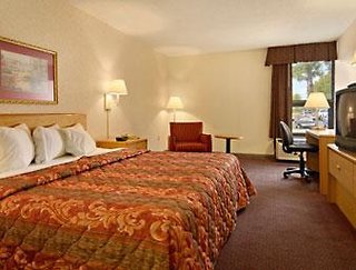 Comfort Inn Nashville - Opryland Area,Music Row>>Madison,3 star