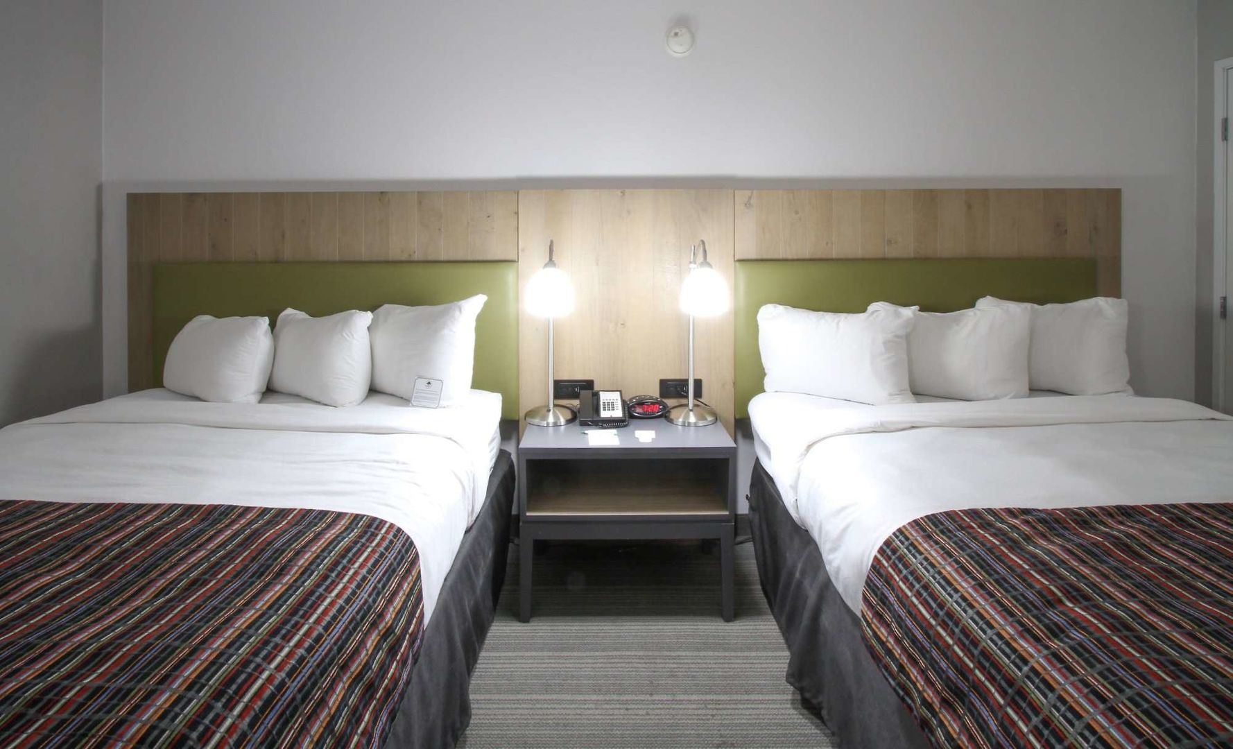 greentree inn and suites phoenix sky harbor