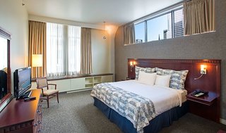 le square phillips hotel and suites