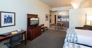 le square phillips hotel and suites