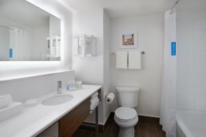 Hampton Inn & Suites By Hilton Montreal-Dorval,Dorval>>Dollard-Des-Ormeaux,3 star