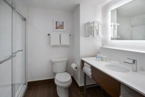 Hampton Inn & Suites By Hilton Montreal-Dorval,Dorval>>Dollard-Des-Ormeaux,3 star