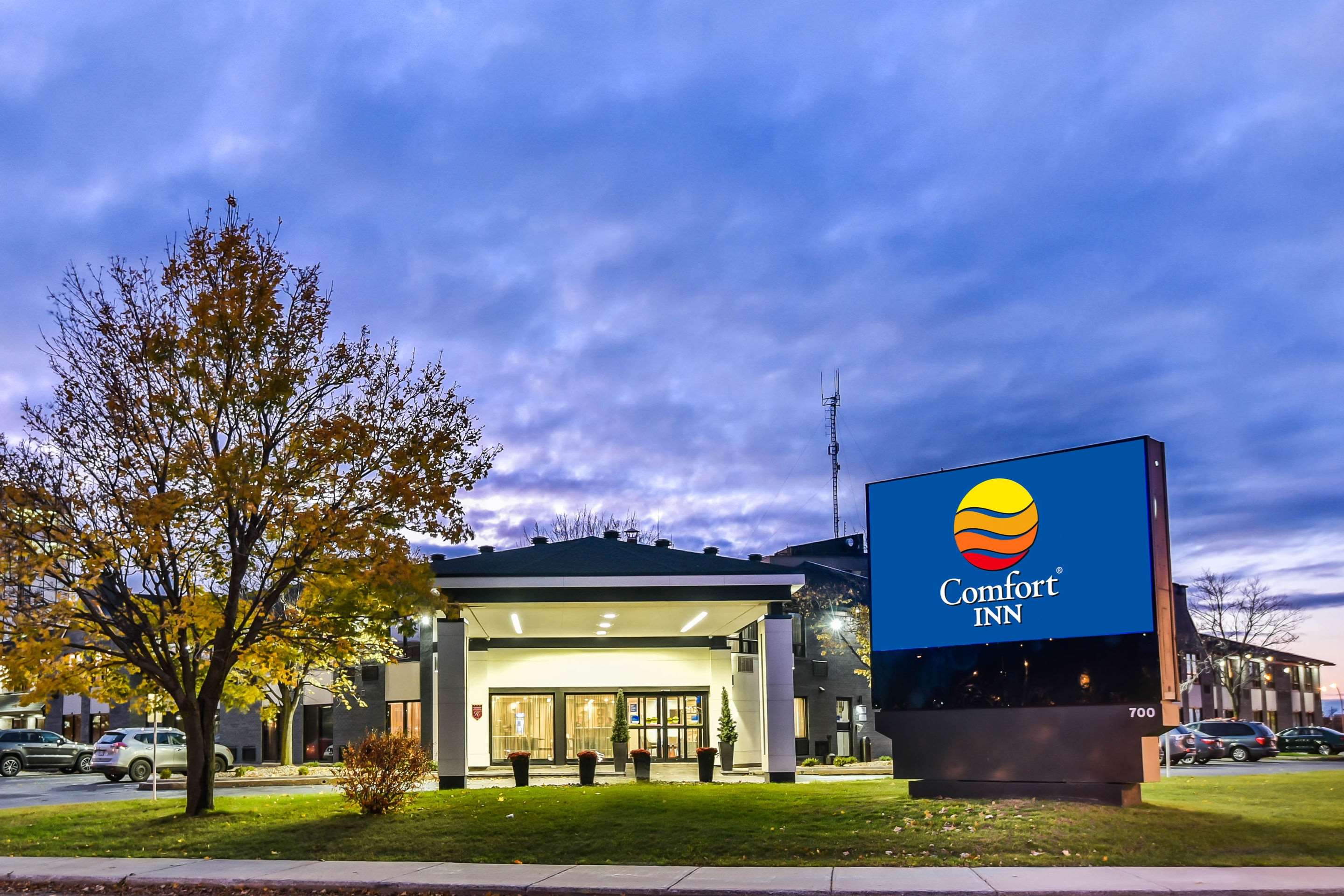 comfort inn pointe claire montreal airport