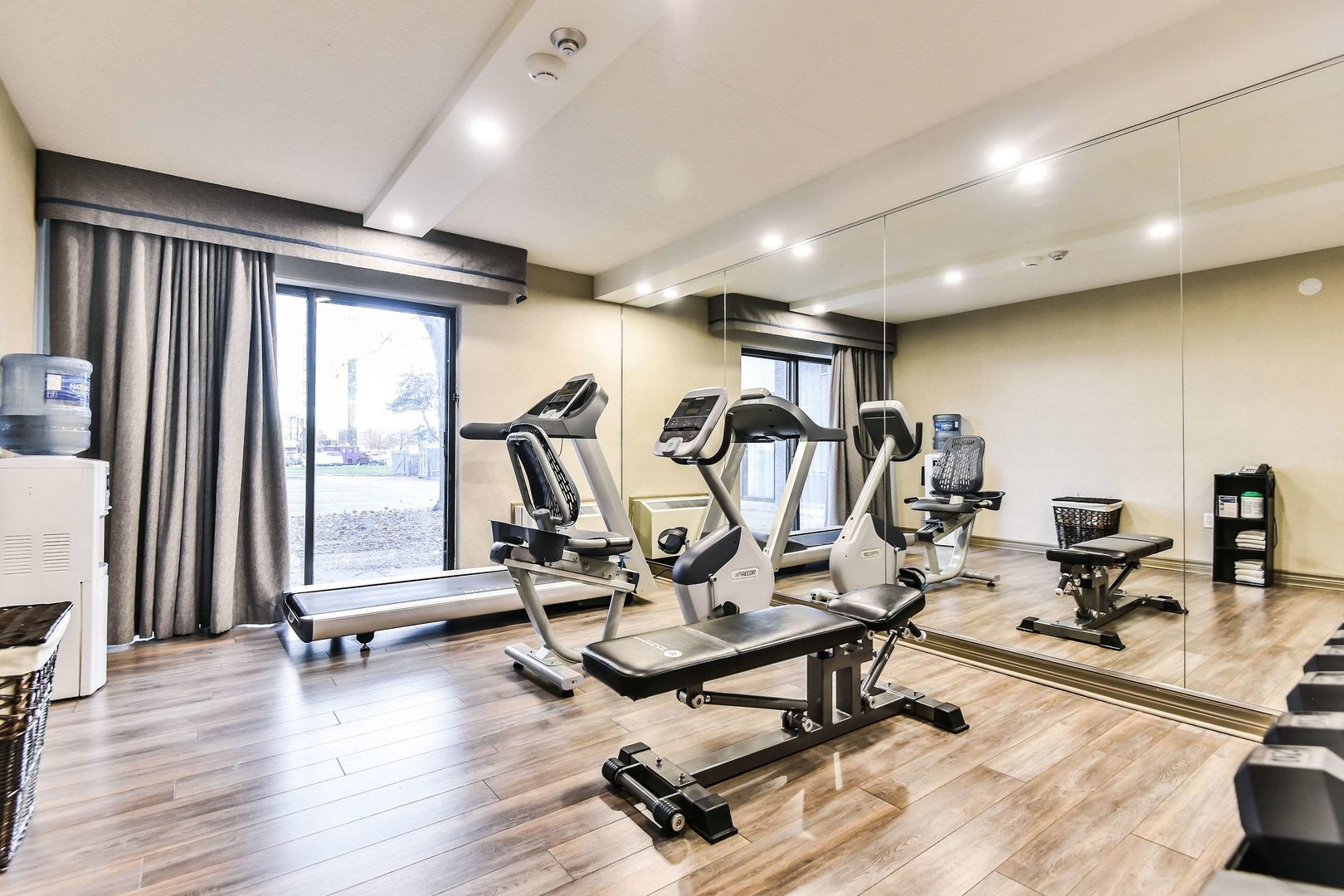 comfort inn pointe claire montreal airport