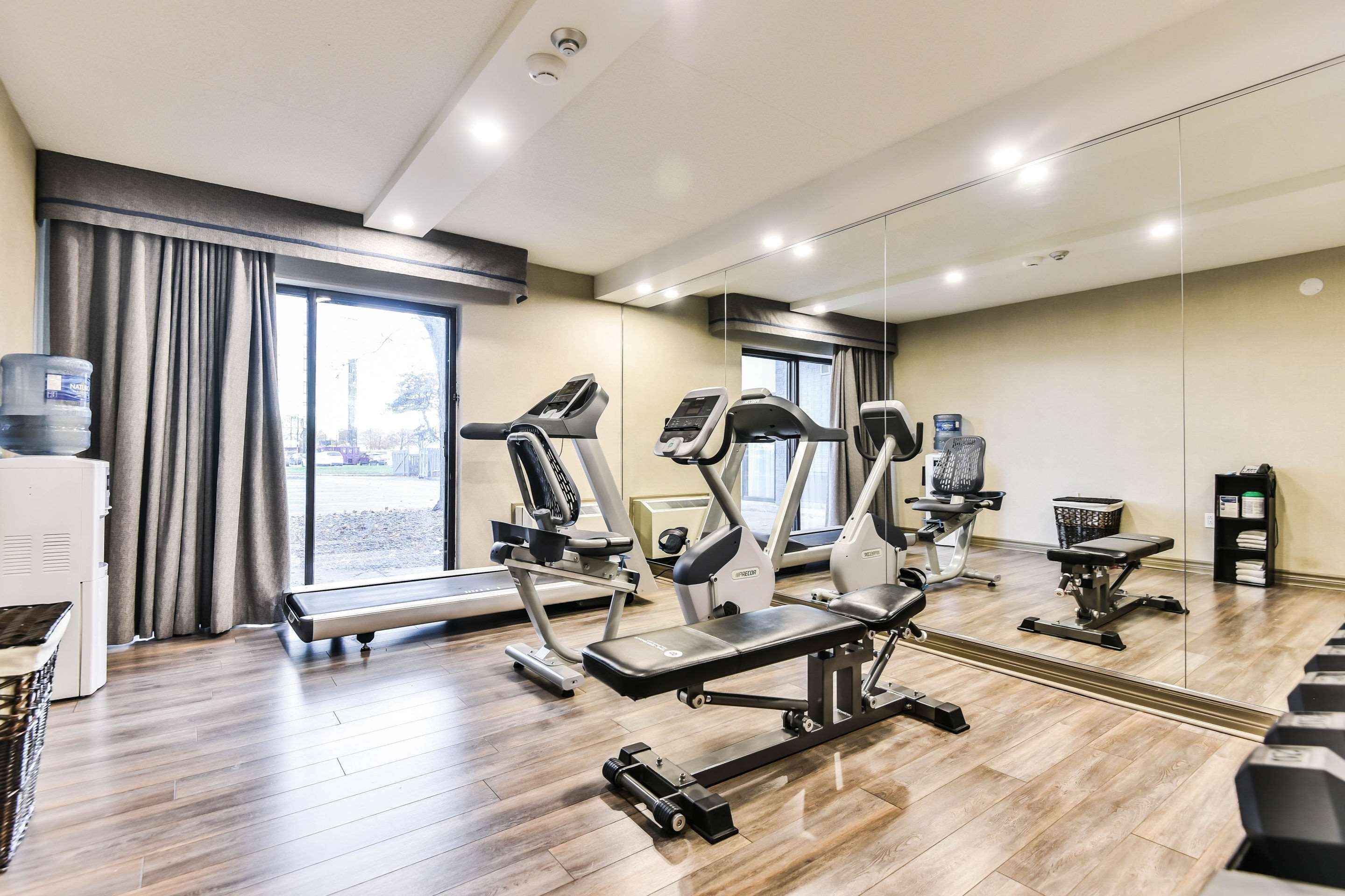 comfort inn pointe claire montreal airport