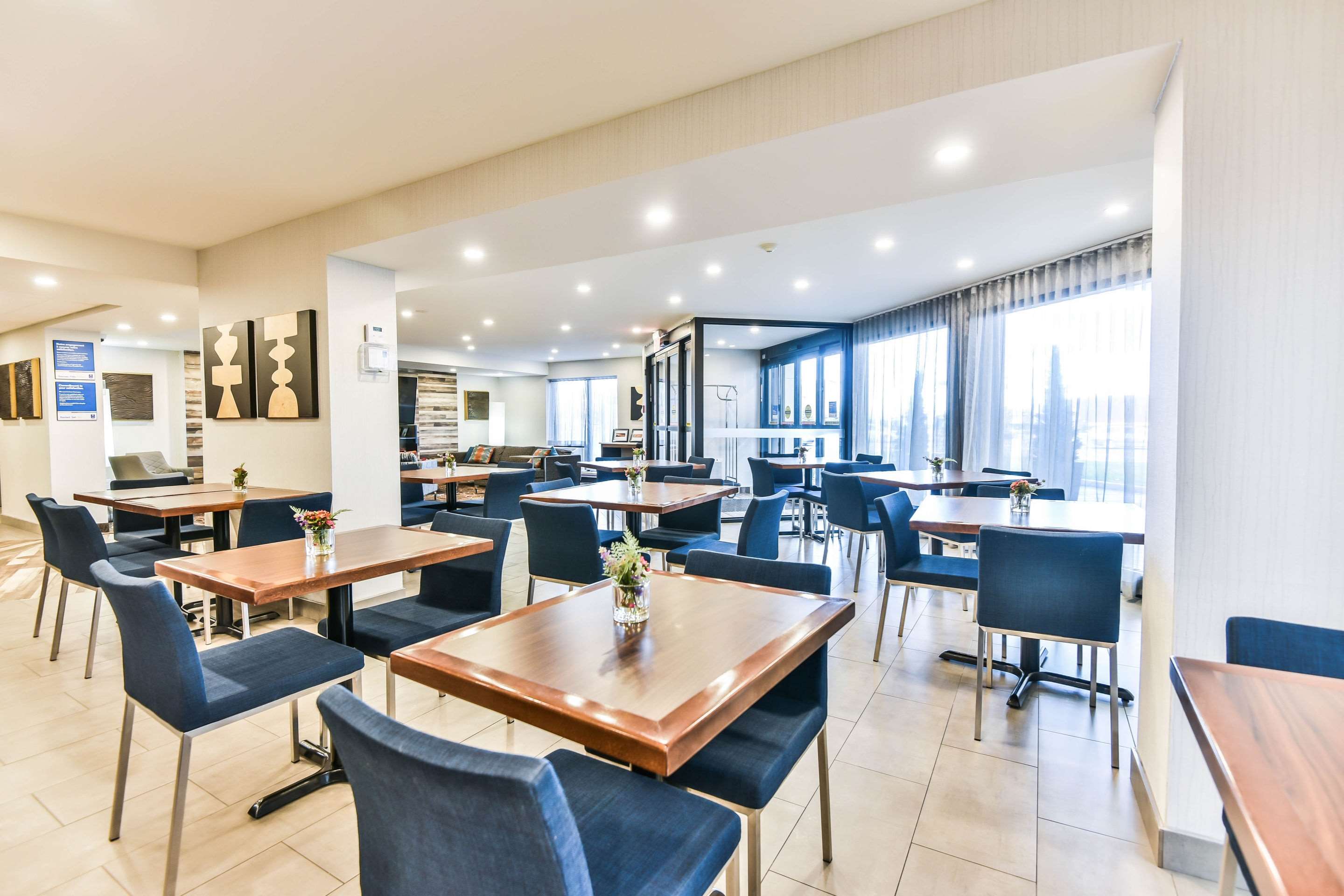 comfort inn pointe claire montreal airport