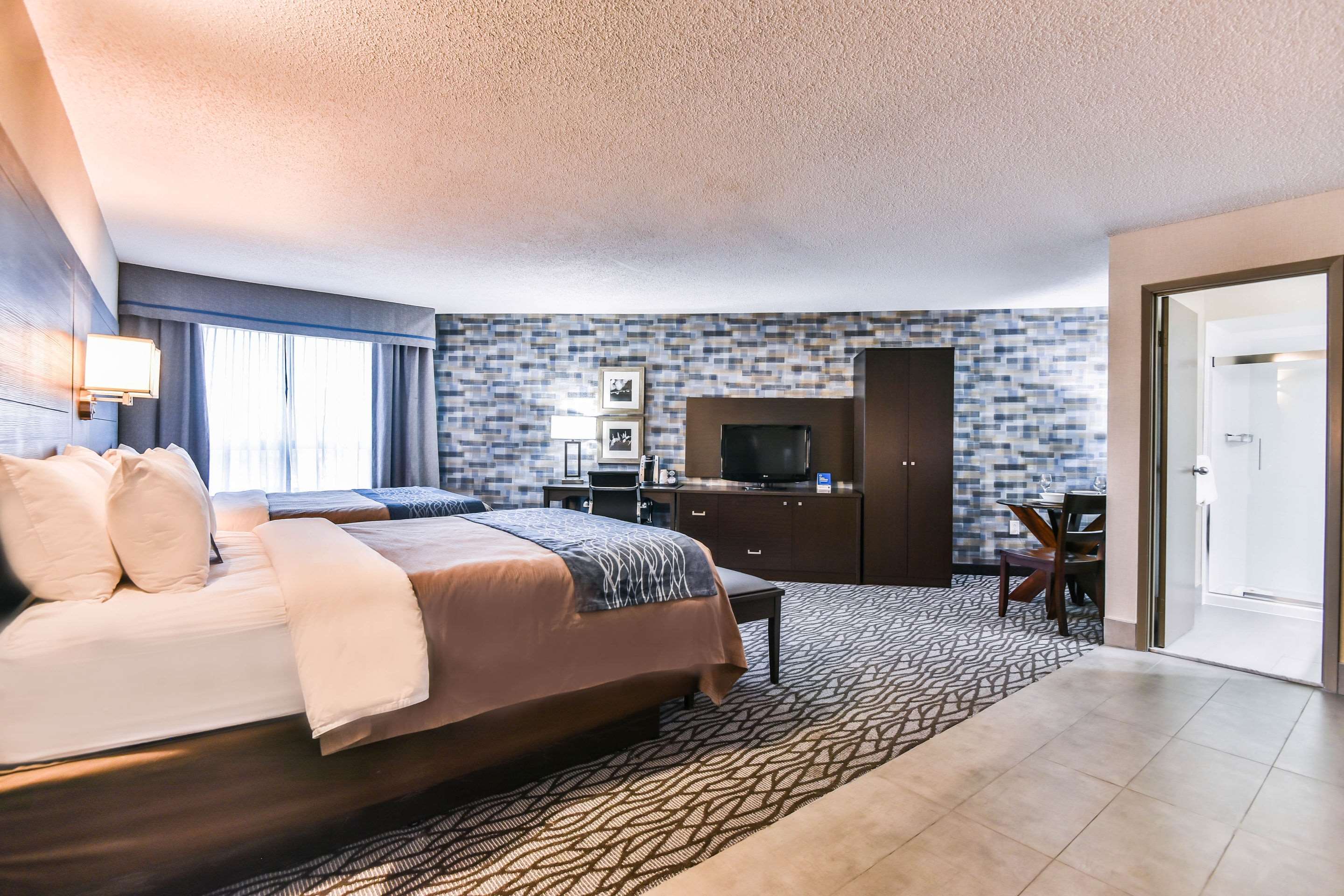 comfort inn pointe claire montreal airport