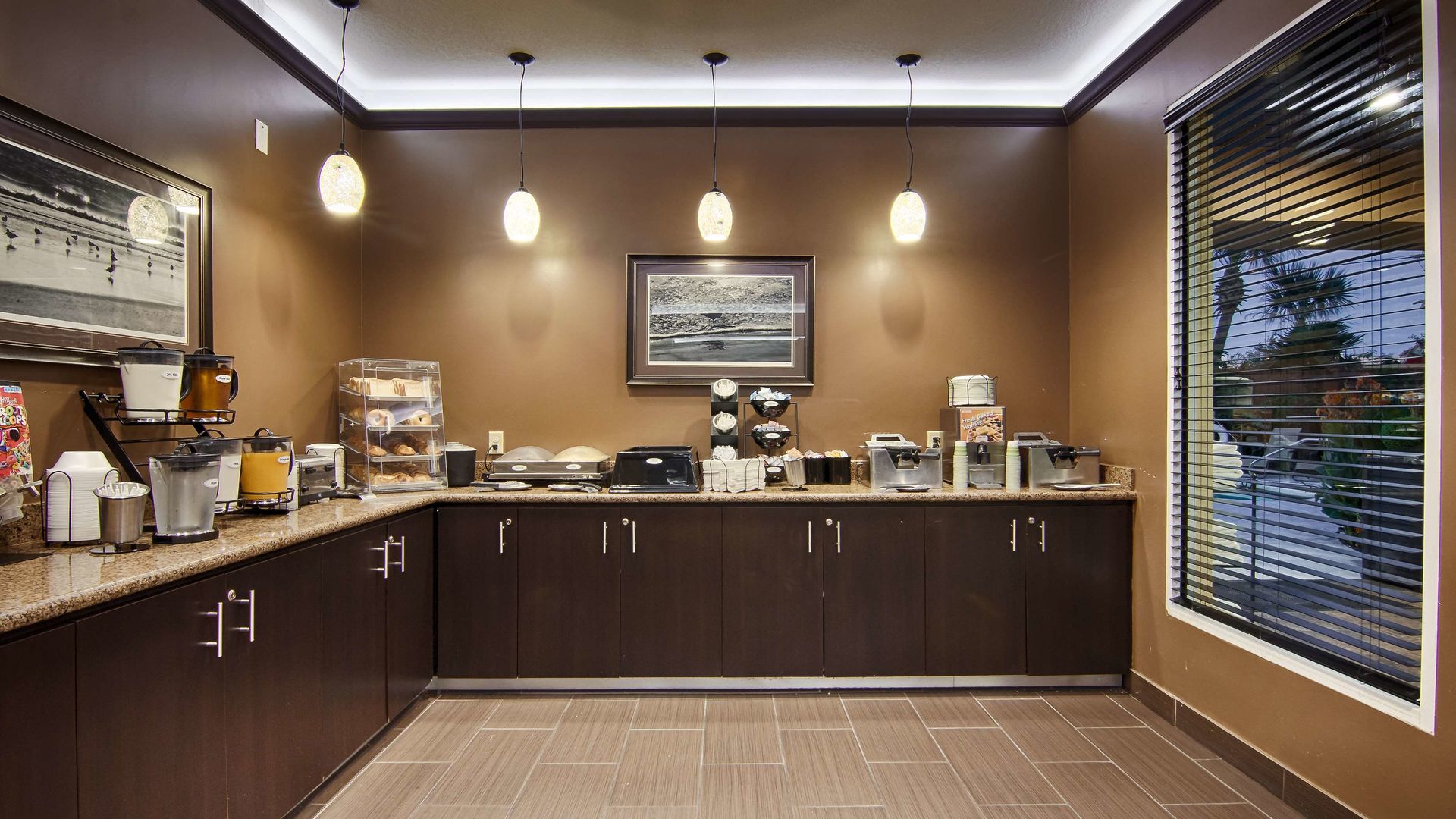 best western plus seawall inn and suites by the beach