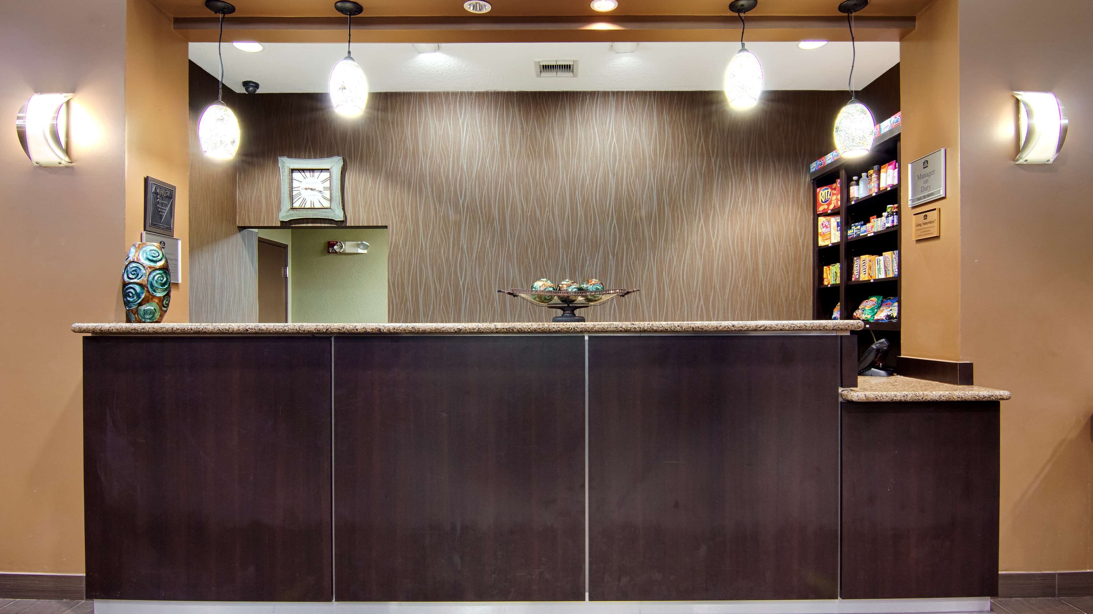 best western plus seawall inn and suites by the beach