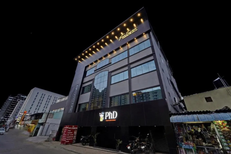 super townhouse fantasea hotels near omr