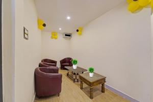 super townhouse fantasea hotels near omr