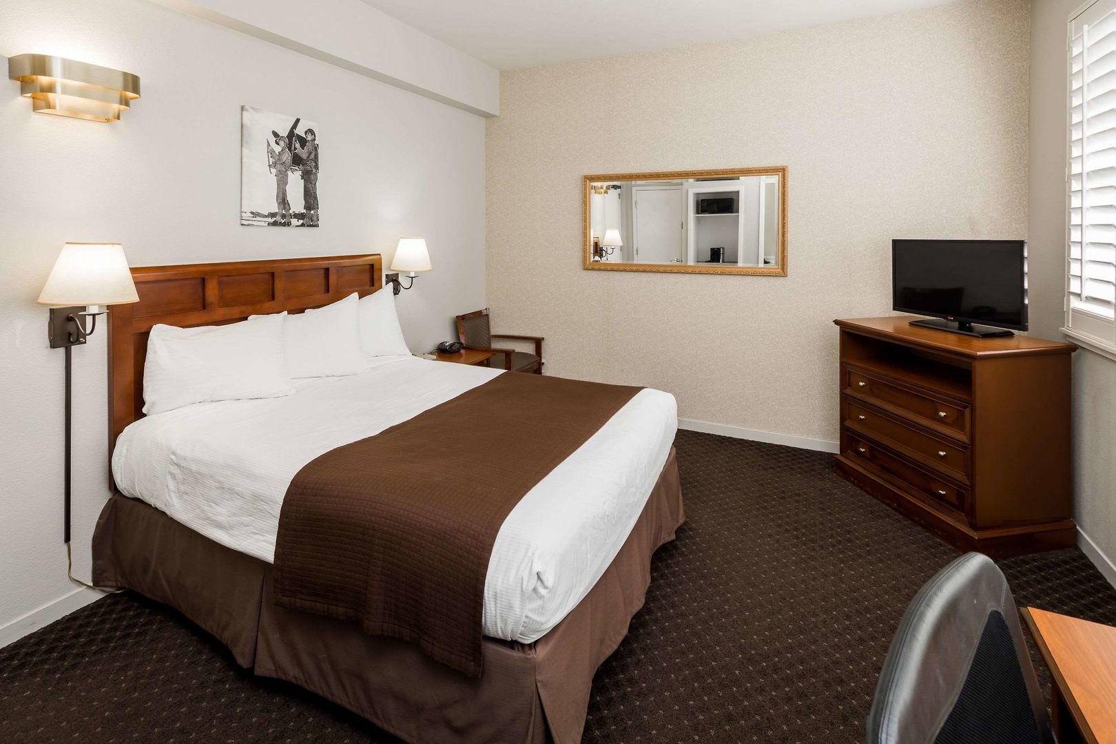 lions gate hotel