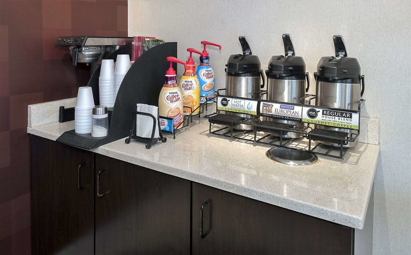 red roof inn plus boston framingham
