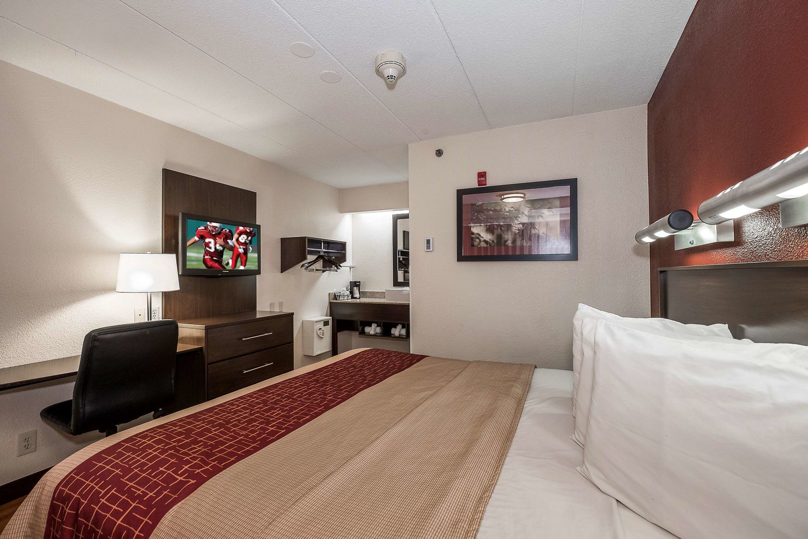 red roof inn plus boston framingham