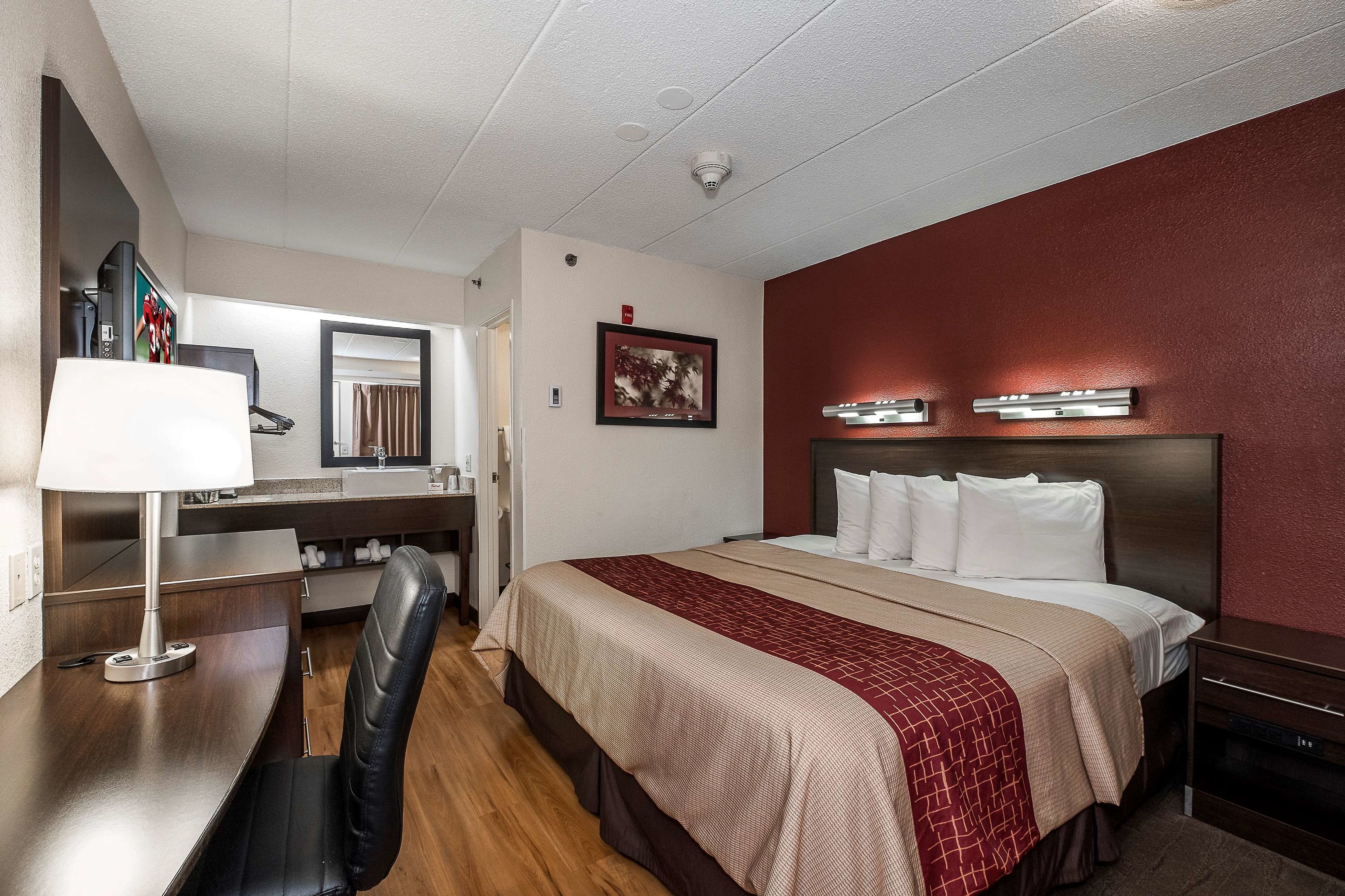 red roof inn plus boston framingham