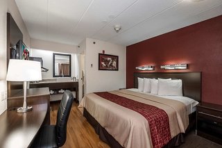 red roof inn plus boston framingham