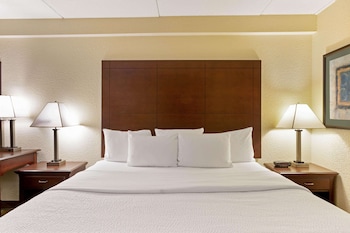 la quinta inn and suites by wyndham boston somerville