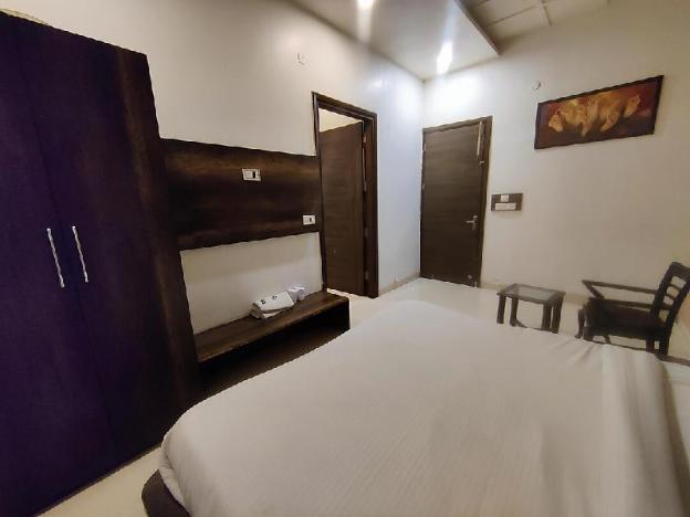 townhouse hollywood heights