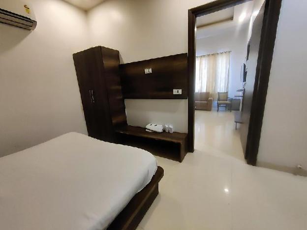 townhouse hollywood heights