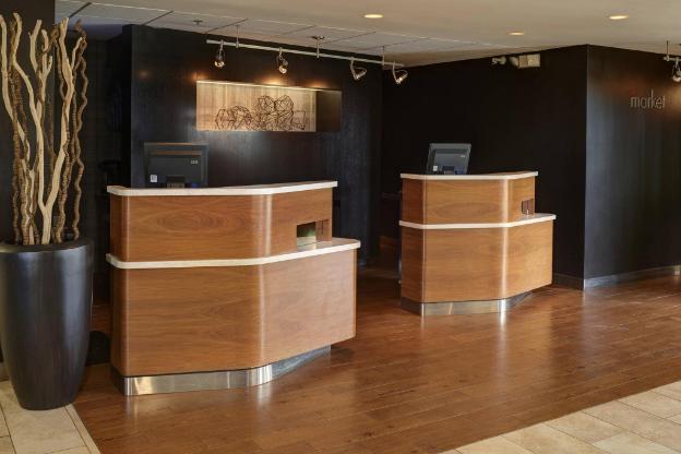 courtyard by marriott indianapolis airport