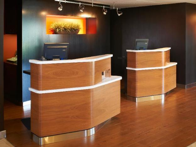 courtyard by marriott indianapolis airport
