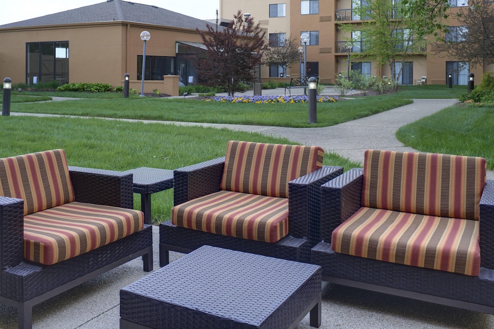 courtyard by marriott indianapolis airport