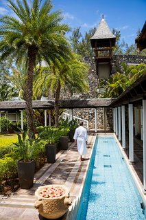 outrigger mauritius beach resort