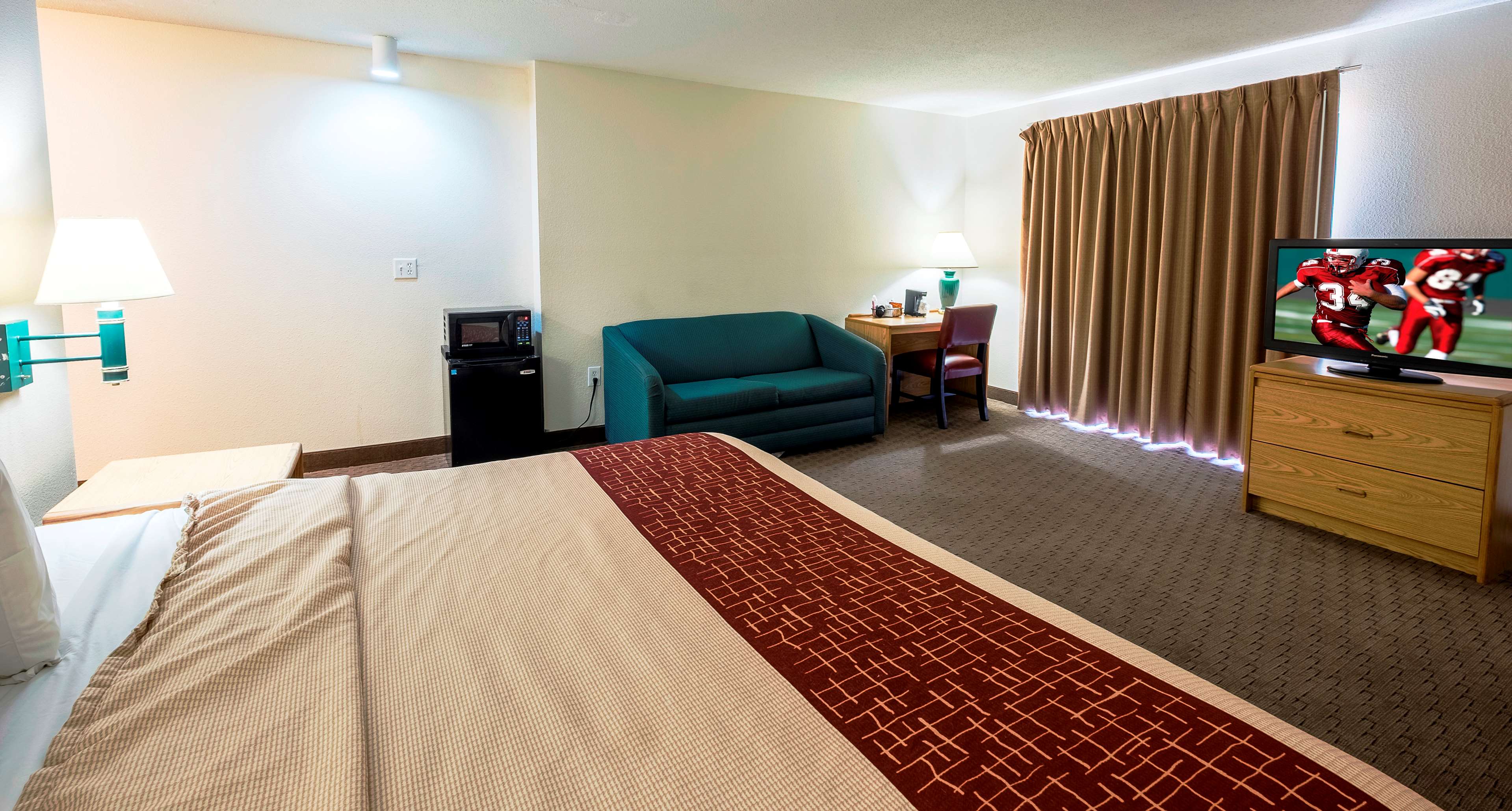 red roof inn plus boston mansfield foxboro
