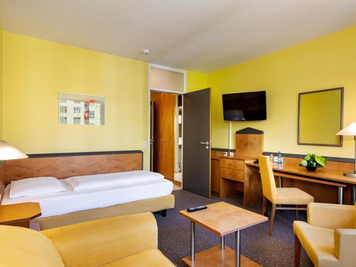 plaza hotel and living frankfurt