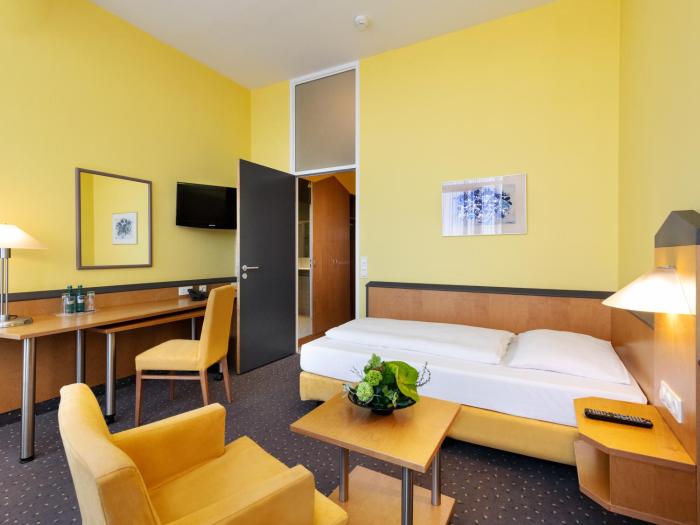 plaza hotel and living frankfurt