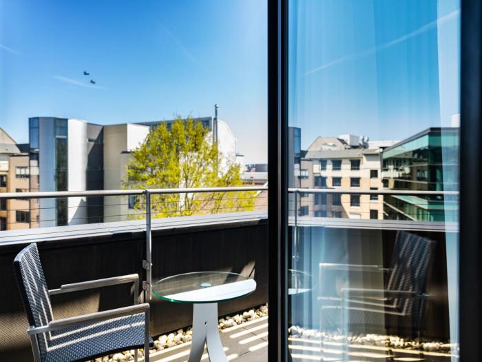 plaza hotel and living frankfurt