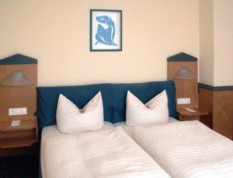 plaza hotel and living frankfurt