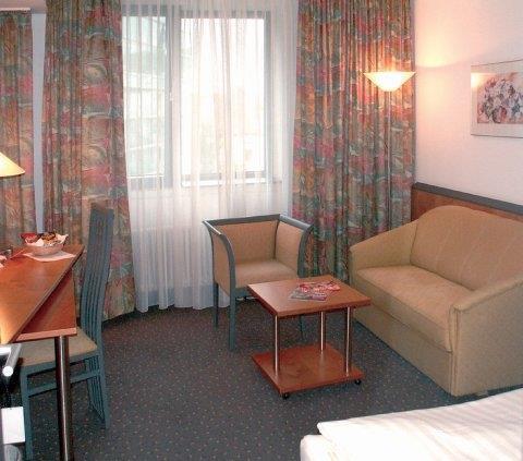 plaza hotel and living frankfurt