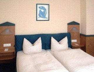 plaza hotel and living frankfurt