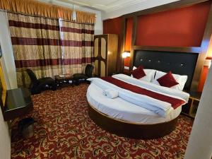 hotel aakash regency