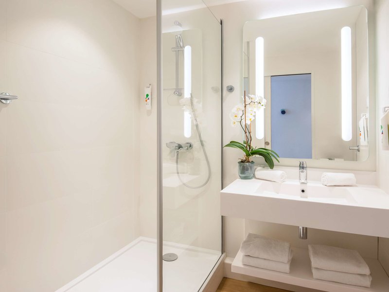 ibis styles nice cap 3000 airport