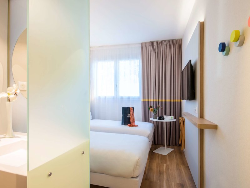 ibis styles nice cap 3000 airport