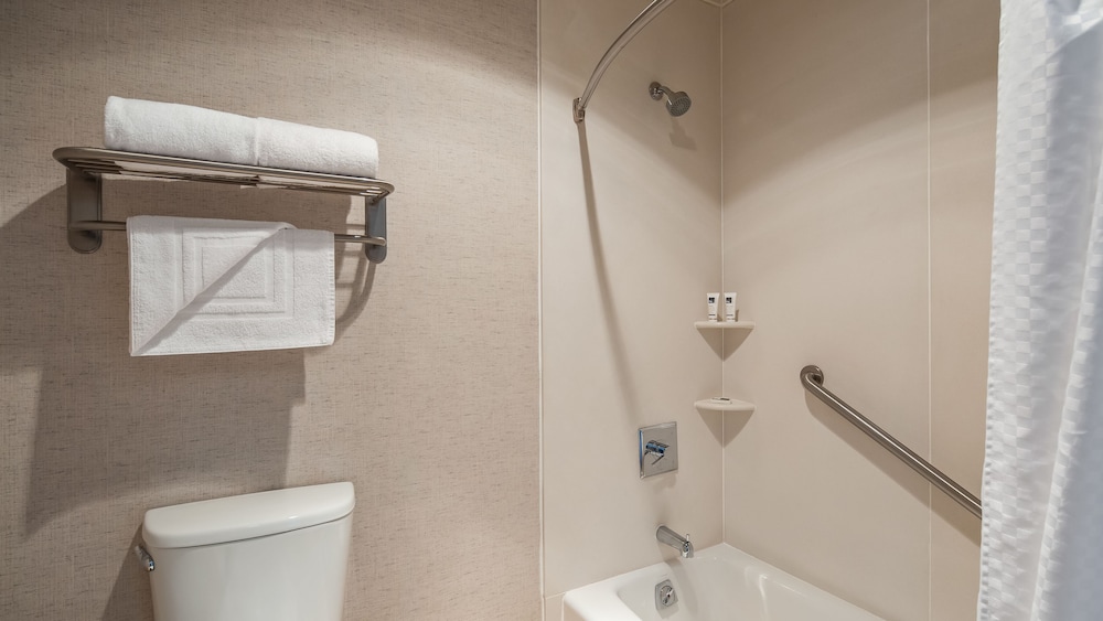 executive inn and suites embarcadero cove