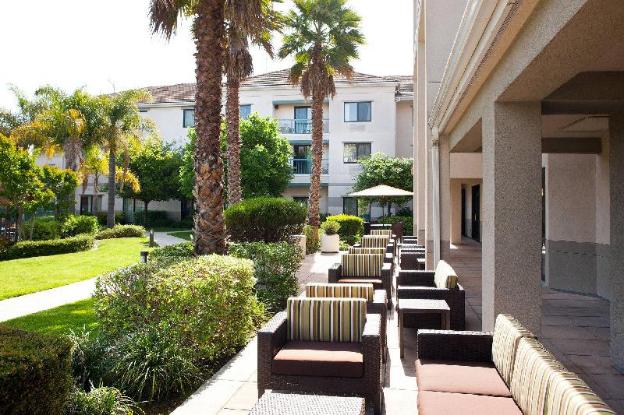 courtyard by marriott oakland airport