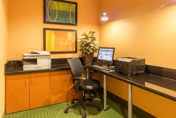fairfield inn and suites fargo