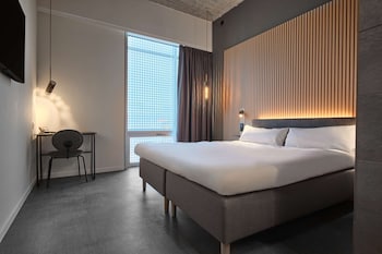 zleep hotel madrid airport